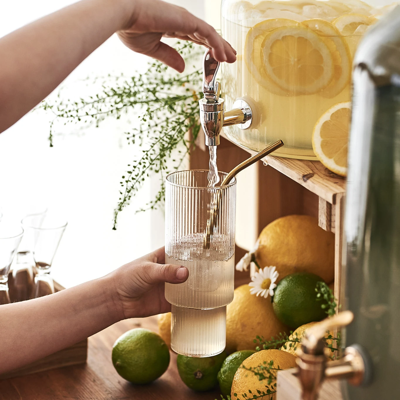 Ferm LIVING Ripple Longdrink-Glas 4er Pack 2 Ferm LIVING Ripple Longdrink-Glas 4er Pack – Bild 2