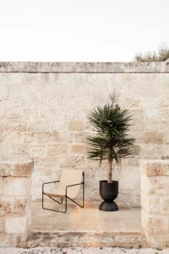 Ferm LIVING Hourglass Blumentopf Medium Ø41 Cm -Ferm Living 36693 01 44 EnvironmentImage 45f3207a4a scaled