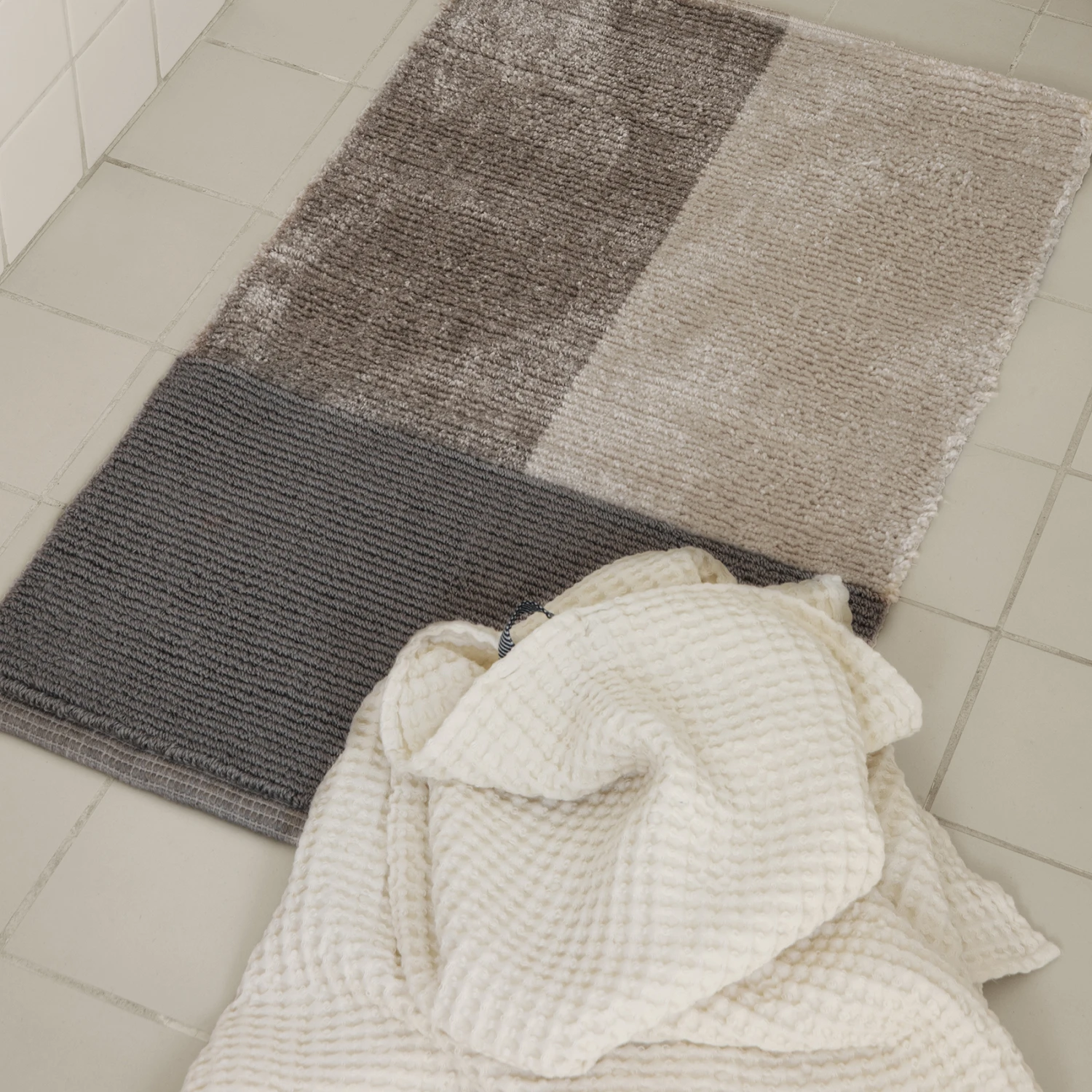 Ferm LIVING Handduk Ökologische Baumwolle Off-white 3 Ferm LIVING Handduk Ökologische Baumwolle Off-white – Bild 3