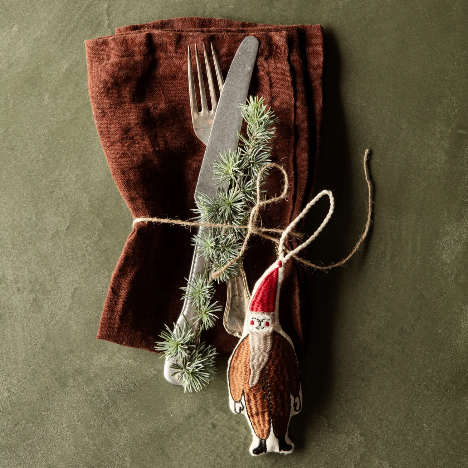 Ferm LIVING Elf Pair Christbaumschmuck 2 Ferm LIVING Elf Pair Christbaumschmuck – Bild 2