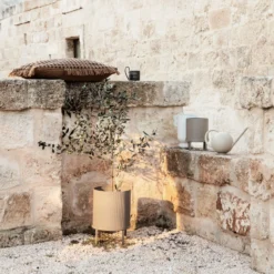 Ferm LIVING Bau Topf Klein Ø18 Cm -Ferm Living 500846 01 11 EnvironmentImage f8ebc1bcd7 scaled