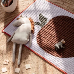 Ferm LIVING Apple Decke 80 X 110cm -Ferm Living 502806 01 3 EnvironmentImage 3b9342a54c