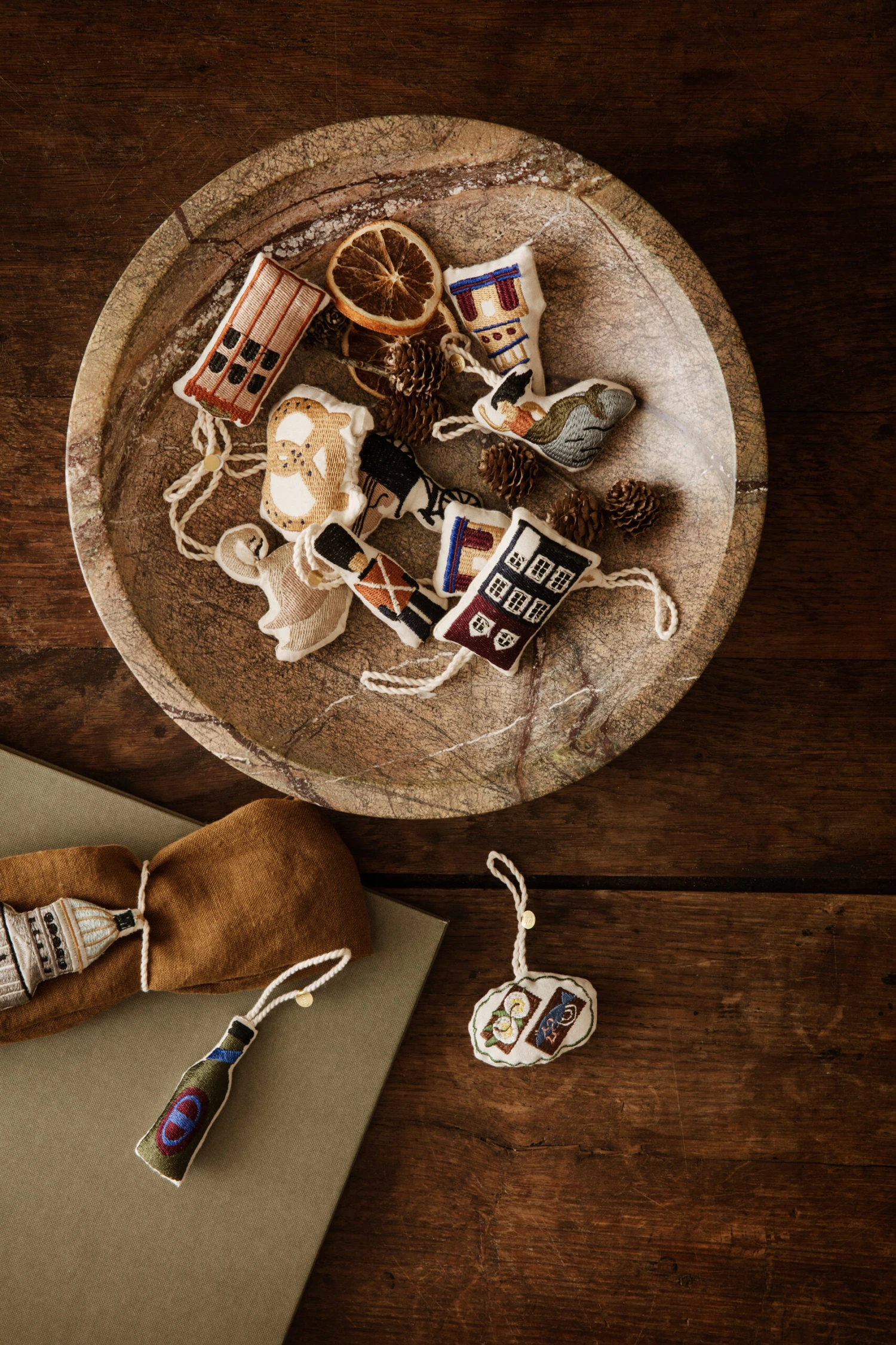 Ferm LIVING Copenhagen Weihnachtsbaumschmuck Beer 7cm 2 Ferm LIVING Copenhagen Weihnachtsbaumschmuck Beer 7cm – Bild 2