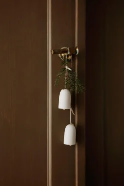 Ferm LIVING Bell Glocke Weihnachtsanhänger Ø4cm 2er Pack -Ferm Living 505196 01 3 EnvironmentImage 426c91d0ea scaled