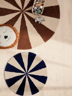 Ferm LIVING Arch Handgetufteter Teppich Ø130cm -Ferm Living 507319 01 3 EnvironmentImage 8e562d4eab