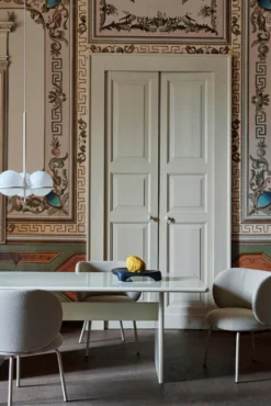 Ferm LIVING Rink Esstisch Large 240 X 90 X 74cm -Ferm Living 579913 01 40 EnvironmentImage a090be85e3 scaled